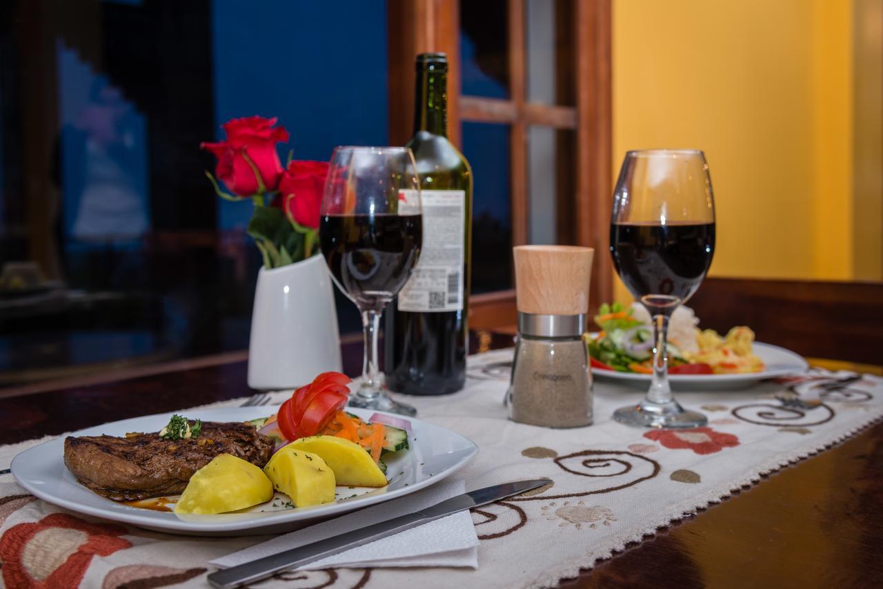 Hosteria Loma Larga Каямбе Экстерьер фото