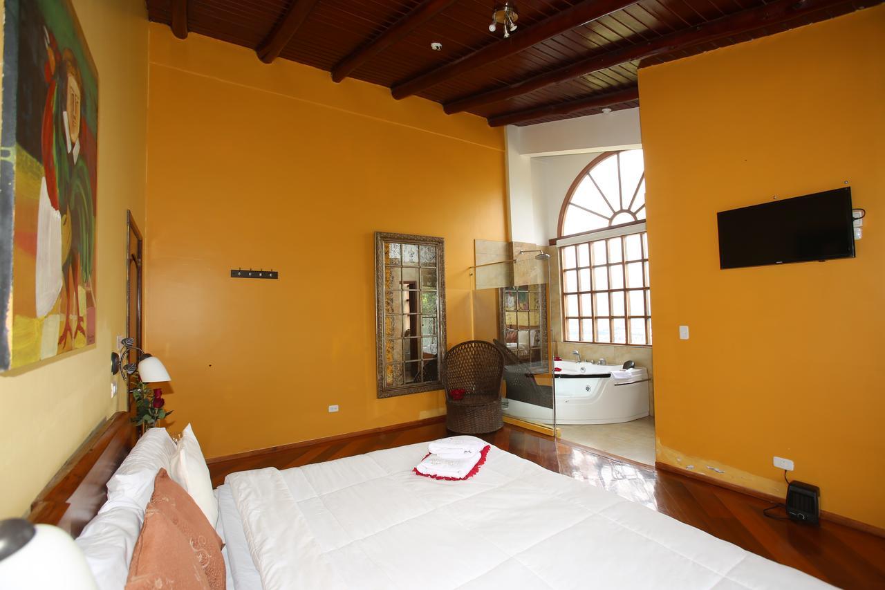 Hosteria Loma Larga Каямбе Экстерьер фото