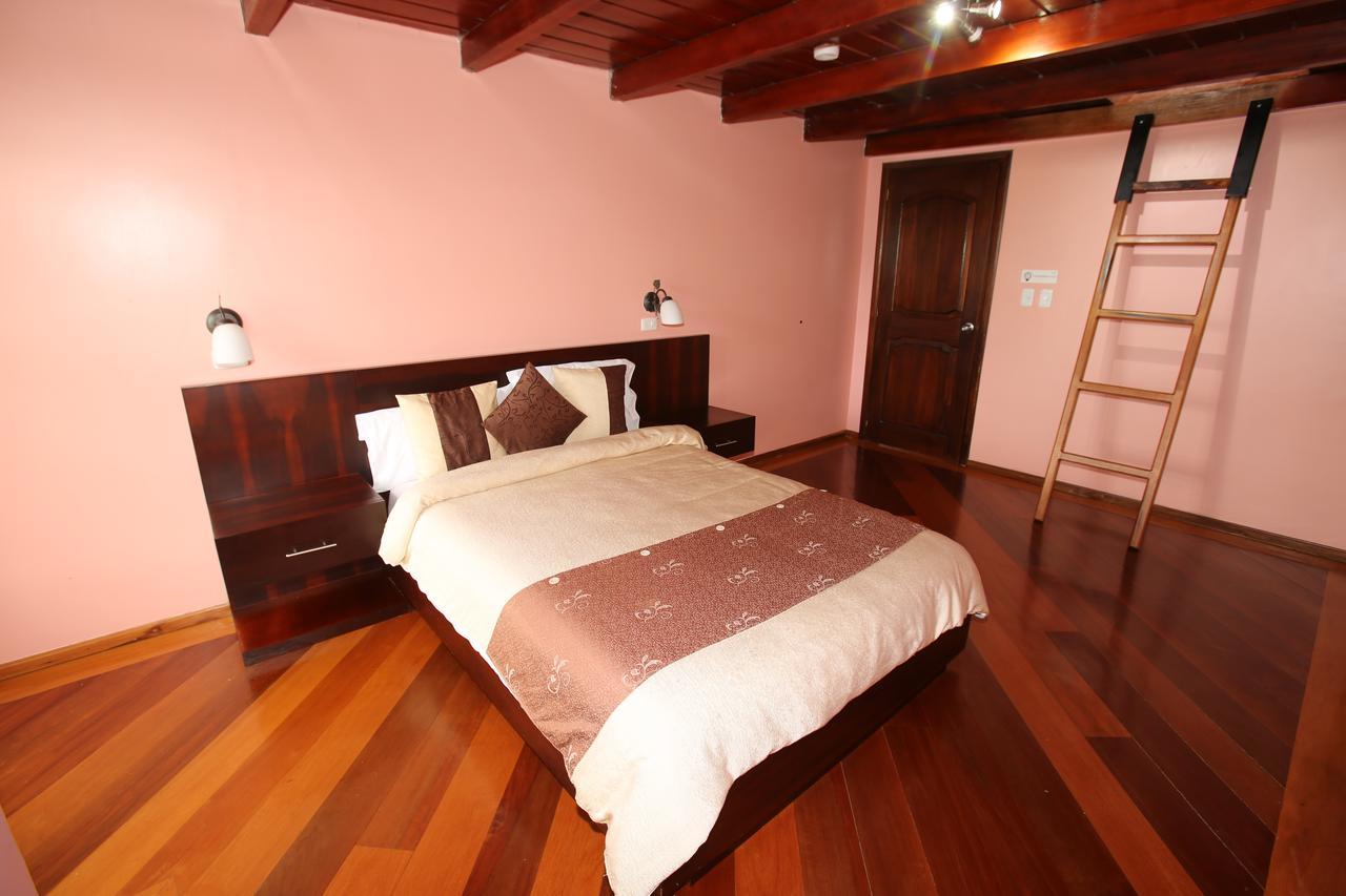 Hosteria Loma Larga Каямбе Экстерьер фото