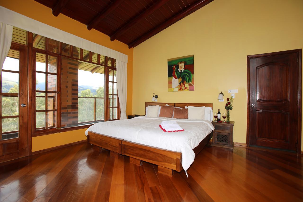 Hosteria Loma Larga Каямбе Экстерьер фото